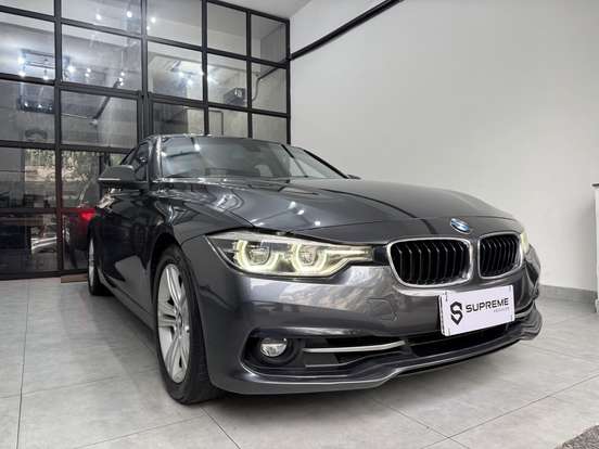 BMW-320i-2017