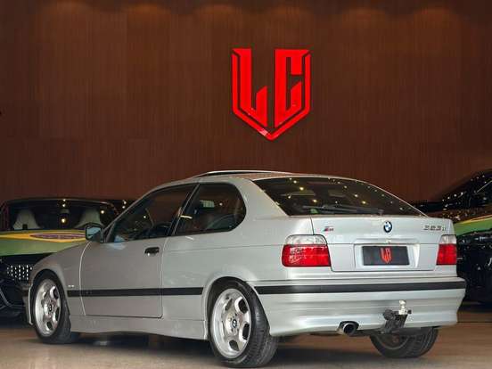 BMW-323i-1999