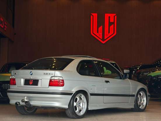 BMW-323i-1999