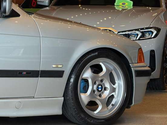 BMW-323i-1999