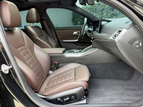 BMW-330e-2024