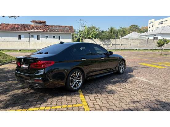 BMW-530i-2.0 16V TURBO GASOLINA M SPORT AUTOMÁTICO BMW-530i-2017