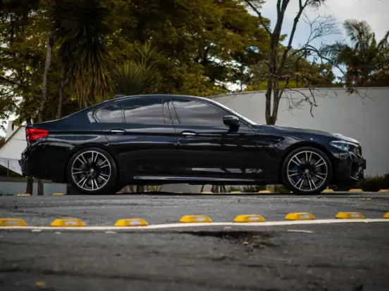 BMW-M5-4.4 V8 TWIN POWER M XDRIVE STEPTRONIC BMW-M5-2018