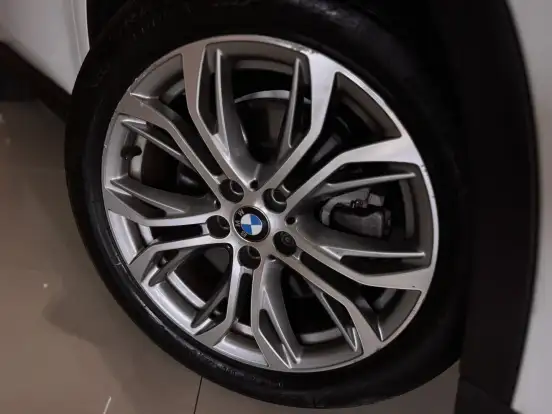 BMW-X1-2021