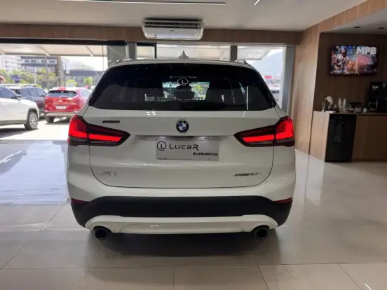 BMW-X1-2021