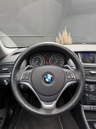 BMW-X1-2.0 20I 4X2 16V FLEX 4P AUTOMÁTICO BMW-X1-2015
