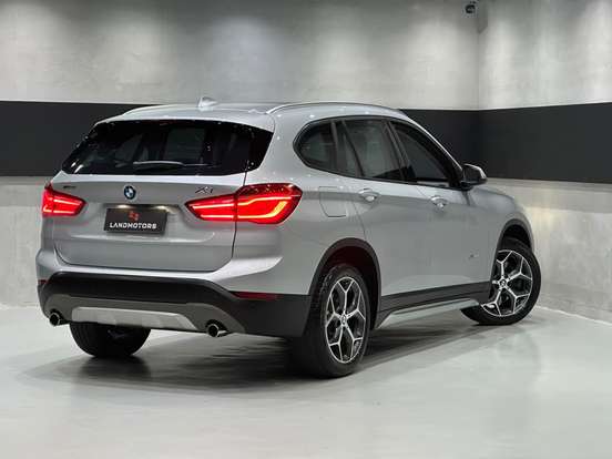 BMW-X1-2.0 16V TURBO ACTIVEFLEX SDRIVE20I X-LINE 4P AUTOMÁTICO BMW-X1-2017