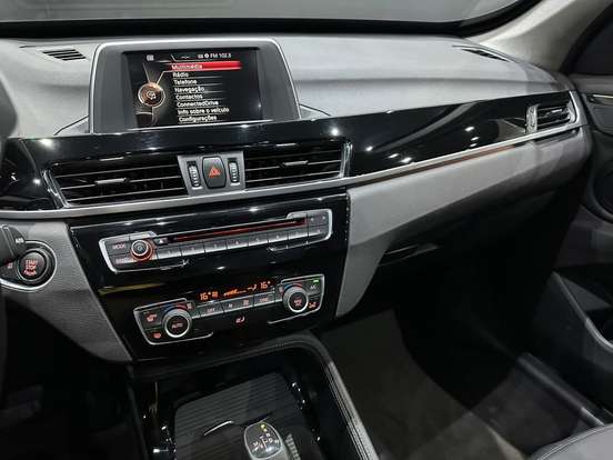 BMW-X1-2.0 16V TURBO ACTIVEFLEX SDRIVE20I X-LINE 4P AUTOMÁTICO BMW-X1-2017