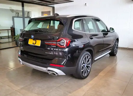 BMW-X3-2022
