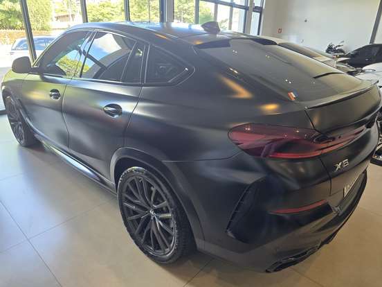 BMW-X6-3.0 TWINPOWER GASOLINA XDRIVE40I BLACK VERMILION AUTOMÁTICO BMW-X6-2022