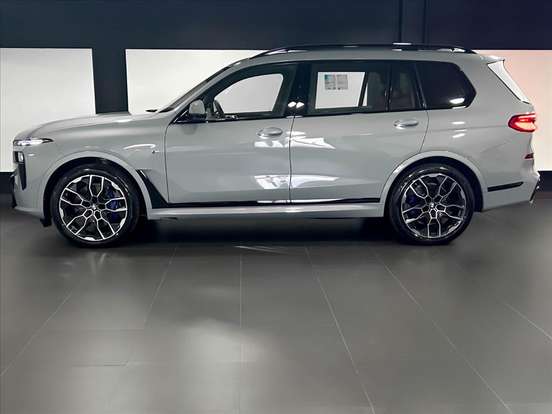 BMW-X7-2026