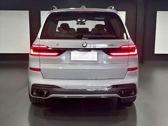 BMW-X7-2026