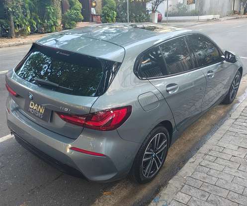 BMW-118i-2023