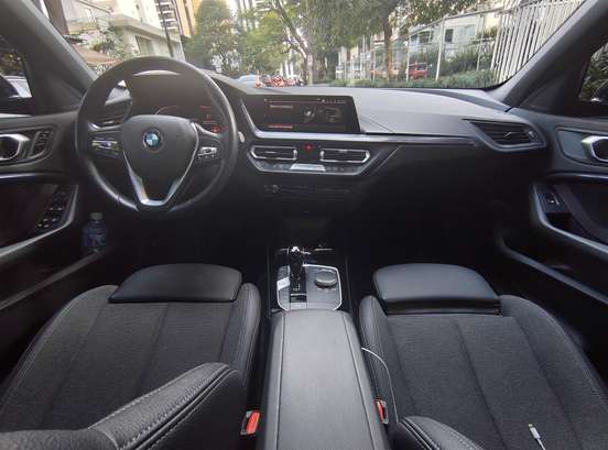 BMW-118i-2023