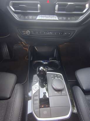 BMW-118i-2023