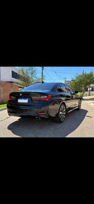 BMW-320i-2021
