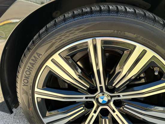 BMW-320i-2021
