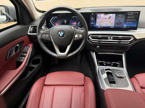 BMW-320i-2023