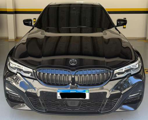 BMW-320i-2022