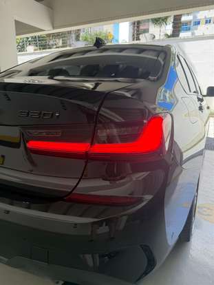 BMW-320i-2022