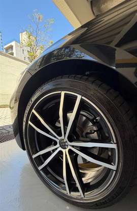 BMW-320i-2022