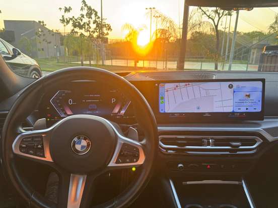 BMW-320i-2023