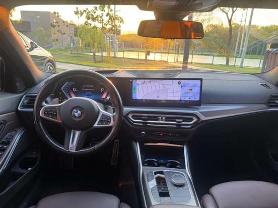 BMW-320i-2023