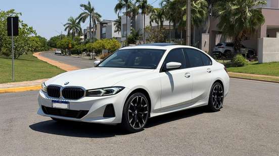 BMW-320i-2023