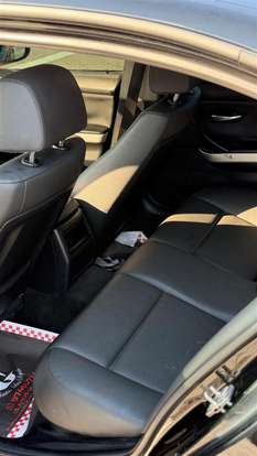 BMW-320i-2010