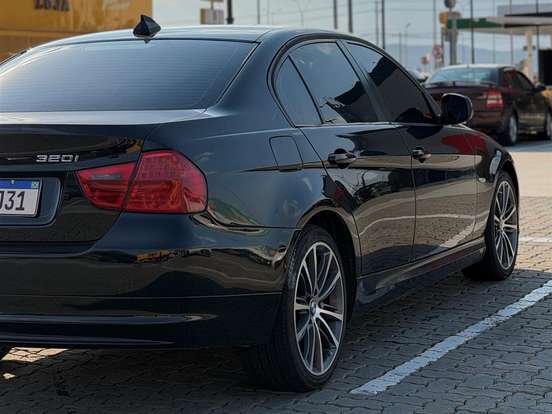 BMW-320i-2.0 JOY 16V GASOLINA 4P AUTOMÁTICO BMW-320i-2010