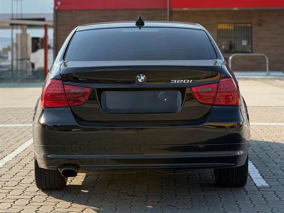 BMW-320i-2.0 JOY 16V GASOLINA 4P AUTOMÁTICO BMW-320i-2010