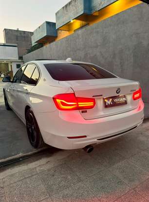 BMW-320i-2017