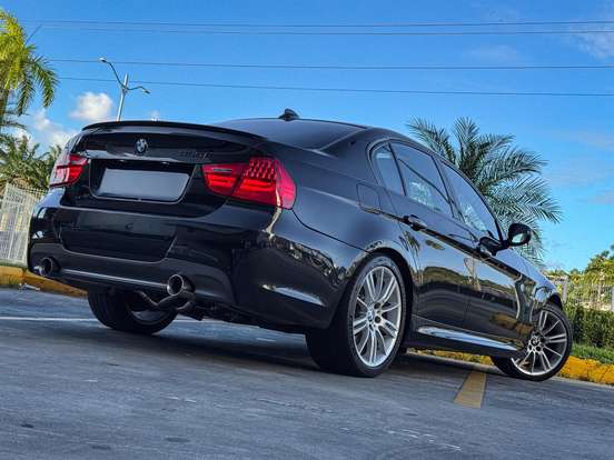 BMW-335i-2010
