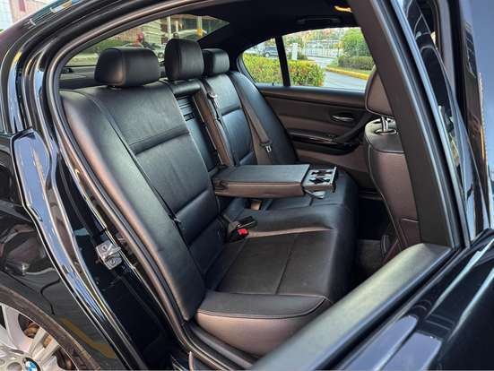 BMW-335i-2010