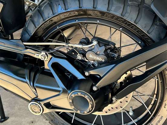 BMW-R 1250 GS TRIPLE BLACK BMW-R 1250 GS TRIPLE BLACK-2023