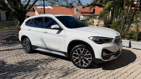 BMW-X1-2.0 16V TURBO ACTIVEFLEX SDRIVE20I X-LINE PLUS 4P AUTOMÁTICO BMW-X1-2022