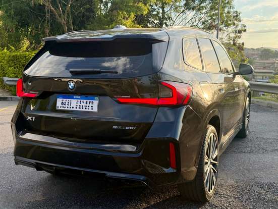 BMW-X1-2024