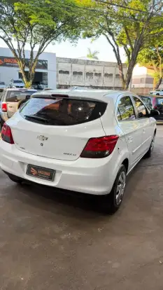 CHEVROLET-ONIX-2013