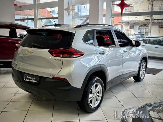 CHEVROLET-TRACKER-2021