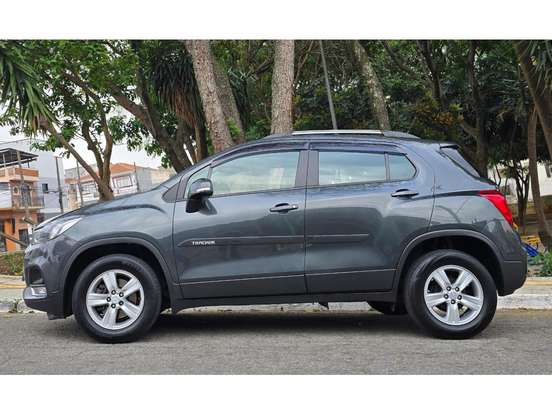 CHEVROLET-TRACKER-2019