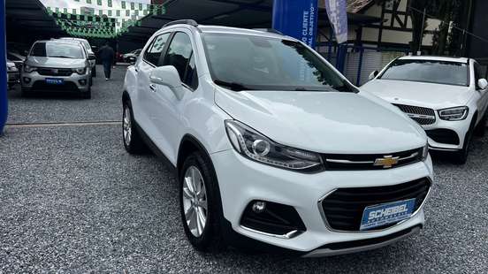 CHEVROLET-TRACKER-2019
