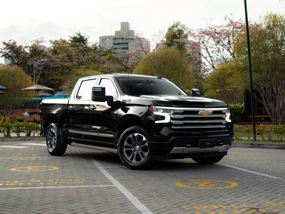 CHEVROLET SILVERADO 5.3 V8 GASOLINA 1500 HIGH COUNTRY 4X4 AUTOMÁTICO