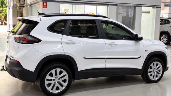 CHEVROLET-TRACKER-2025