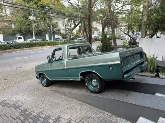 FORD-F-100-1983