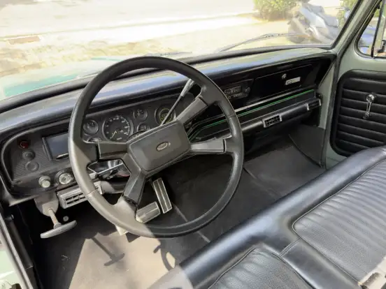 FORD-F-100-1983
