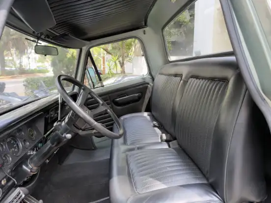 FORD-F-100-1983