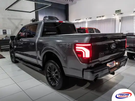 FORD-F-150-5.0 V8 GASOLINA CD LARIAT BLACK FX4 AUTOMÁTICO FORD-F-150-2024
