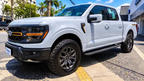 FORD-F-150-2025