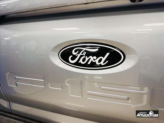 FORD-F-150-5.0 V8 GASOLINA CD LARIAT BLACK FX4 AUTOMÁTICO FORD-F-150-2025