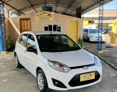 FORD FIESTA 1.0 ROCAM SE 8V FLEX 4P MANUAL FORD FIESTA 1.0 ROCAM SE 8V FLEX 4P MANUAL